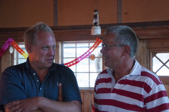 Magnus och Bosse i livligt samspråk