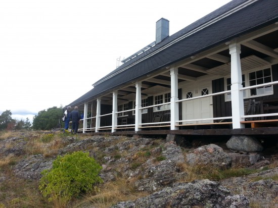 Västra verandan snart helt färdig